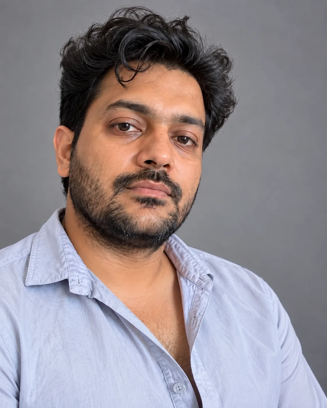 AI result showing LinkedIn Photo Clean-Up AI Prompt for Gemini (Keep Outfit)